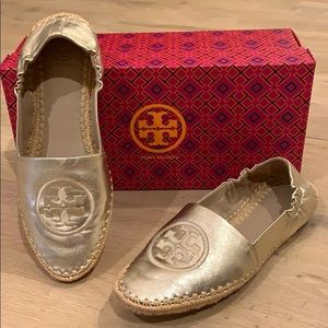 ✨💫Tory Burch Gold Espadrilles!💫✨